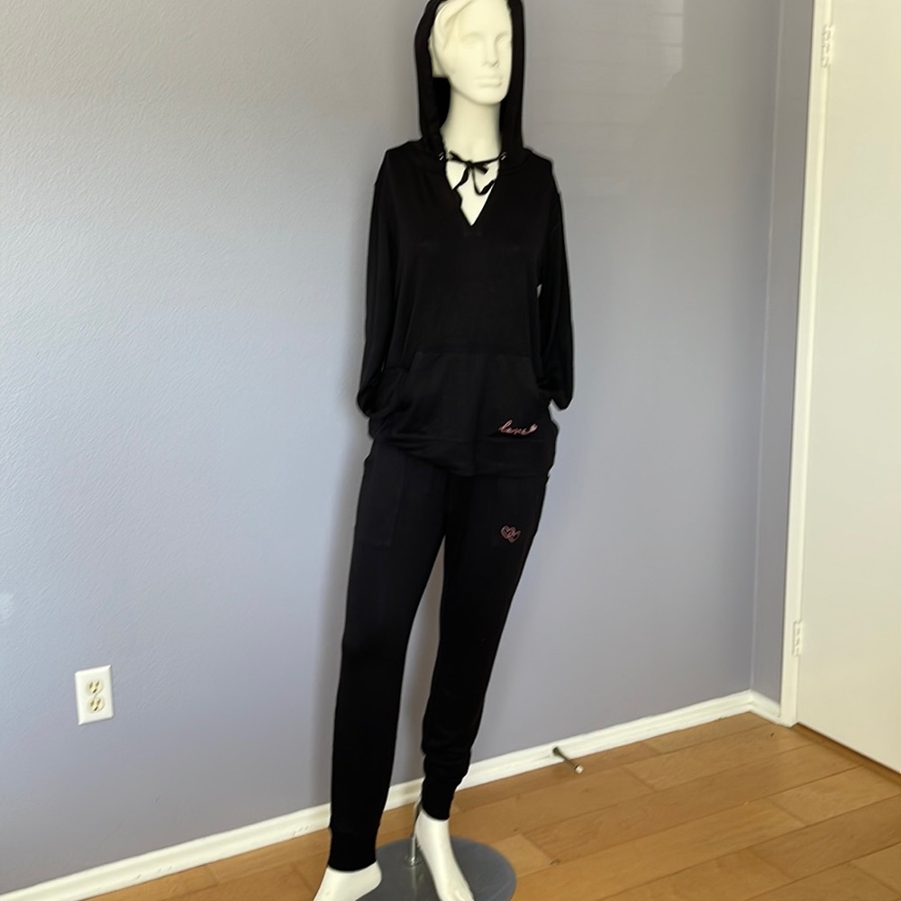 Rachel Zoe juggling set